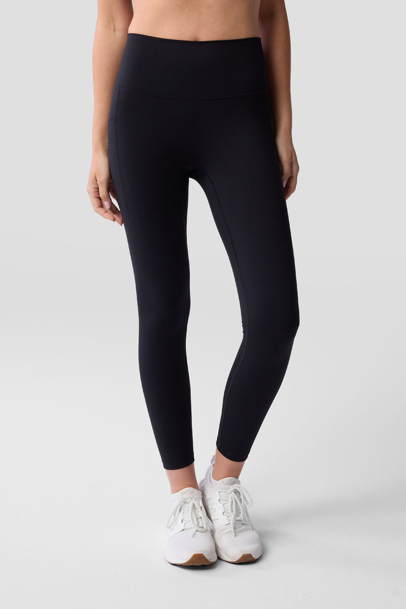Essentials 7/8 Pocket Leggings — black — 1