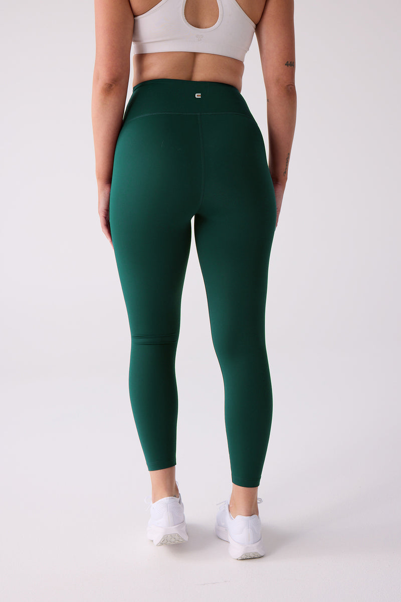 Essentials 7/8 Pocket Leggings — racing green — 2